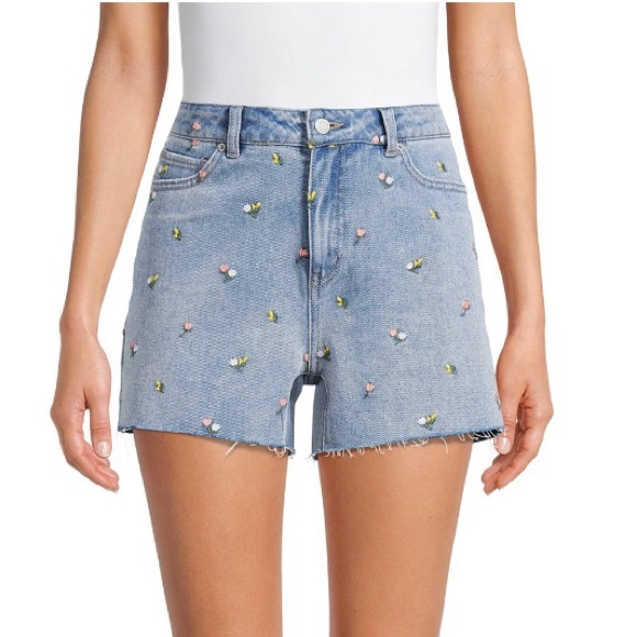 Woman’s embroidered denim shorts. High rise 3.5 inseam true to fit size 14 - Picture 2 of 8